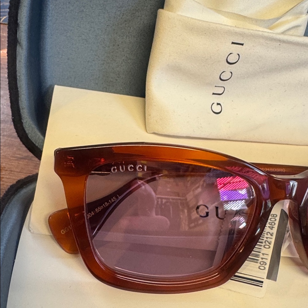 Gucci Women's Sunglasses in Orange and Pink - Picture 8 of 12